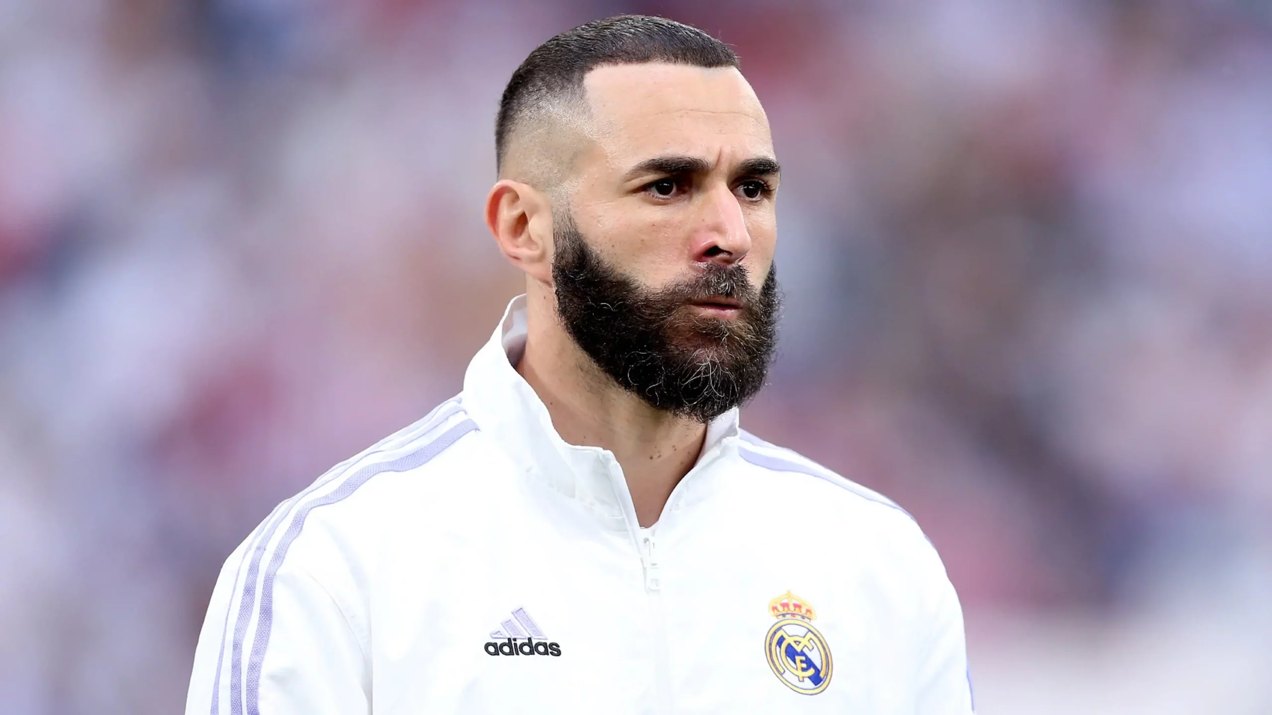 Karim Benzema moqué sur la Toile avec ses photos de Dubaï : il prend une décision radicale !