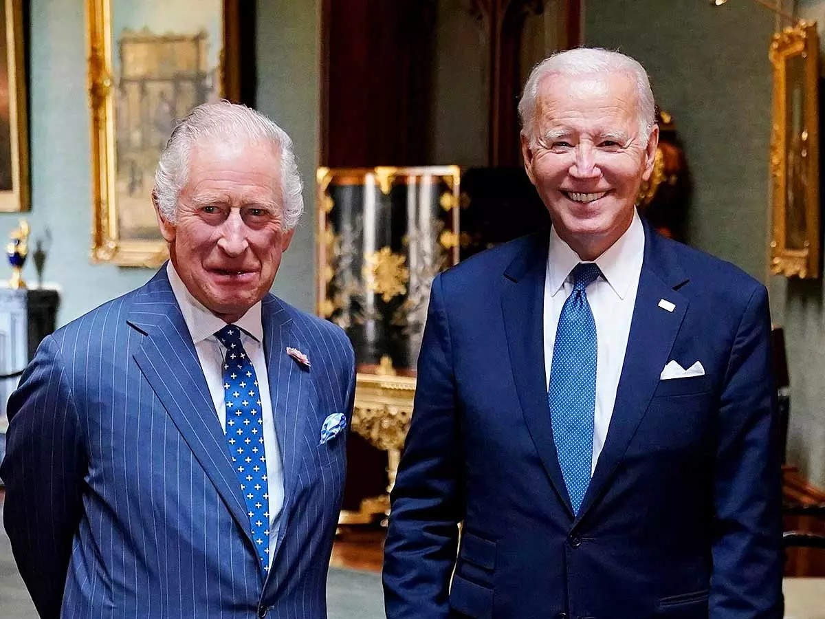 "Il a perdu la tête" : Joe Biden crée le malaise lors de sa rencontre avec le roi Charles III