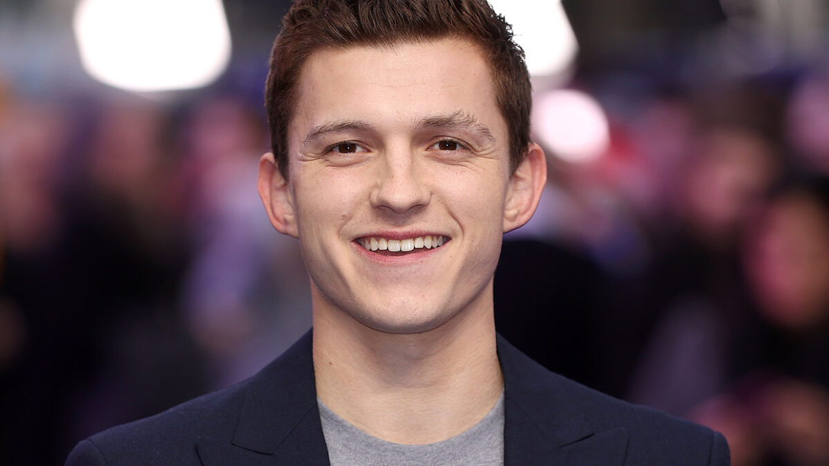 Tom Holland : une scène de la série The Crowded Room lui vaut un flot de commentaires homophobes