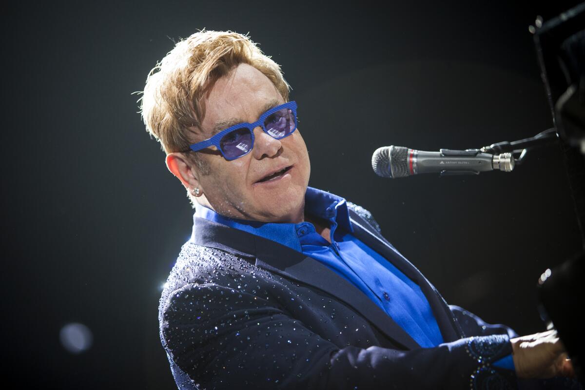 Elton John hospitalisé suite à un accident domestique dans sa villa à Nice !