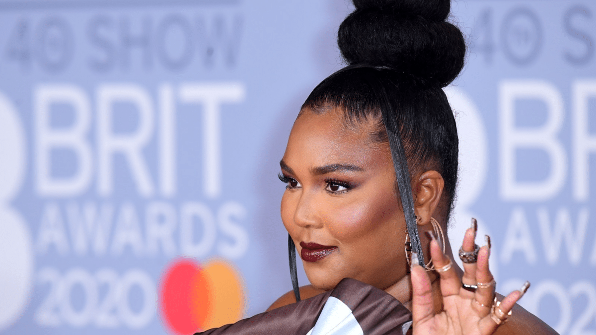 Lizzo : accusée de harcèlement sexuel, la chanteuse prend la parole