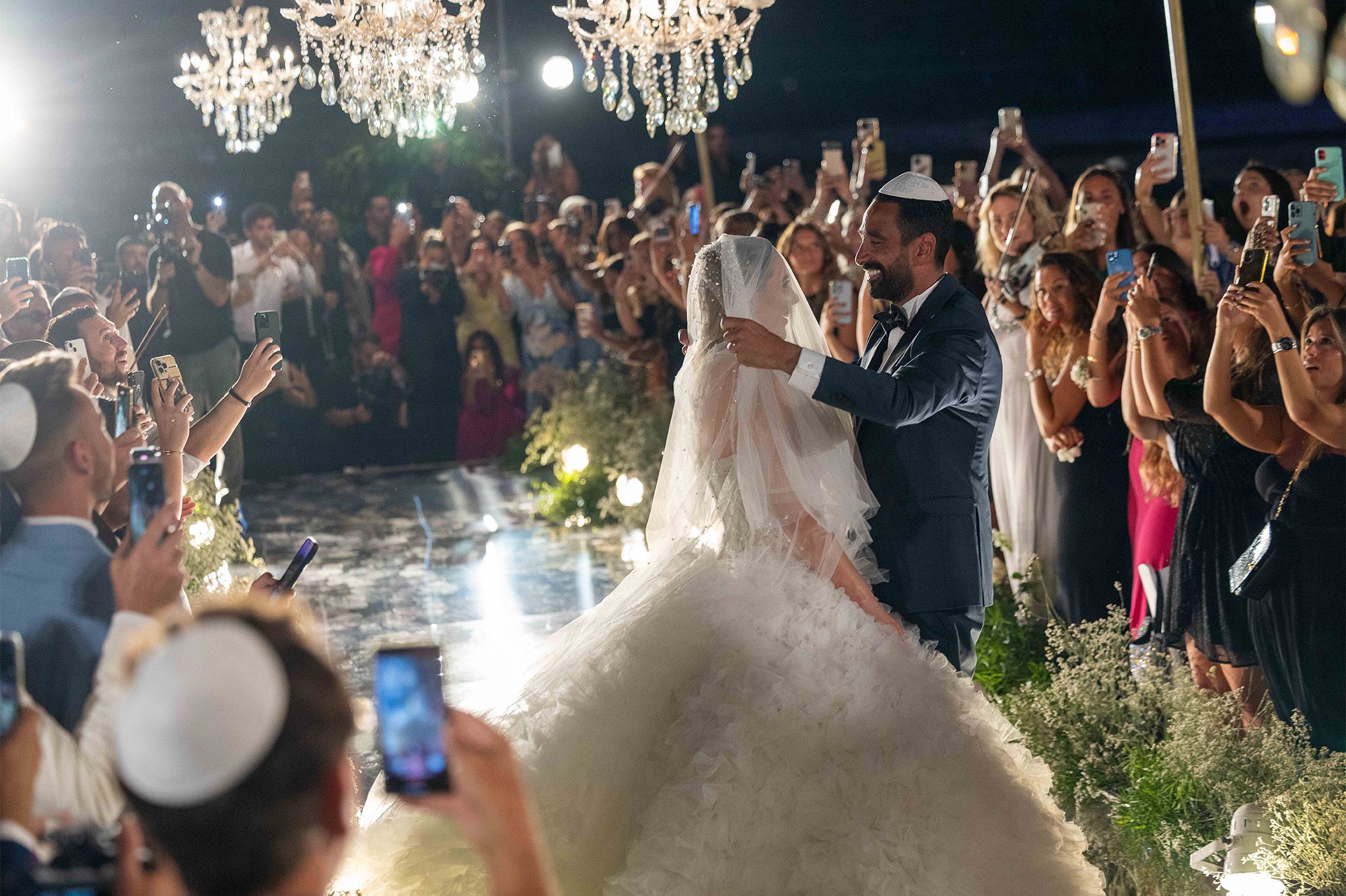 Magali Berdah mariée à Stéphane Teboul : elle dévoile une splendide vidéo de la fastueuse cérémonie