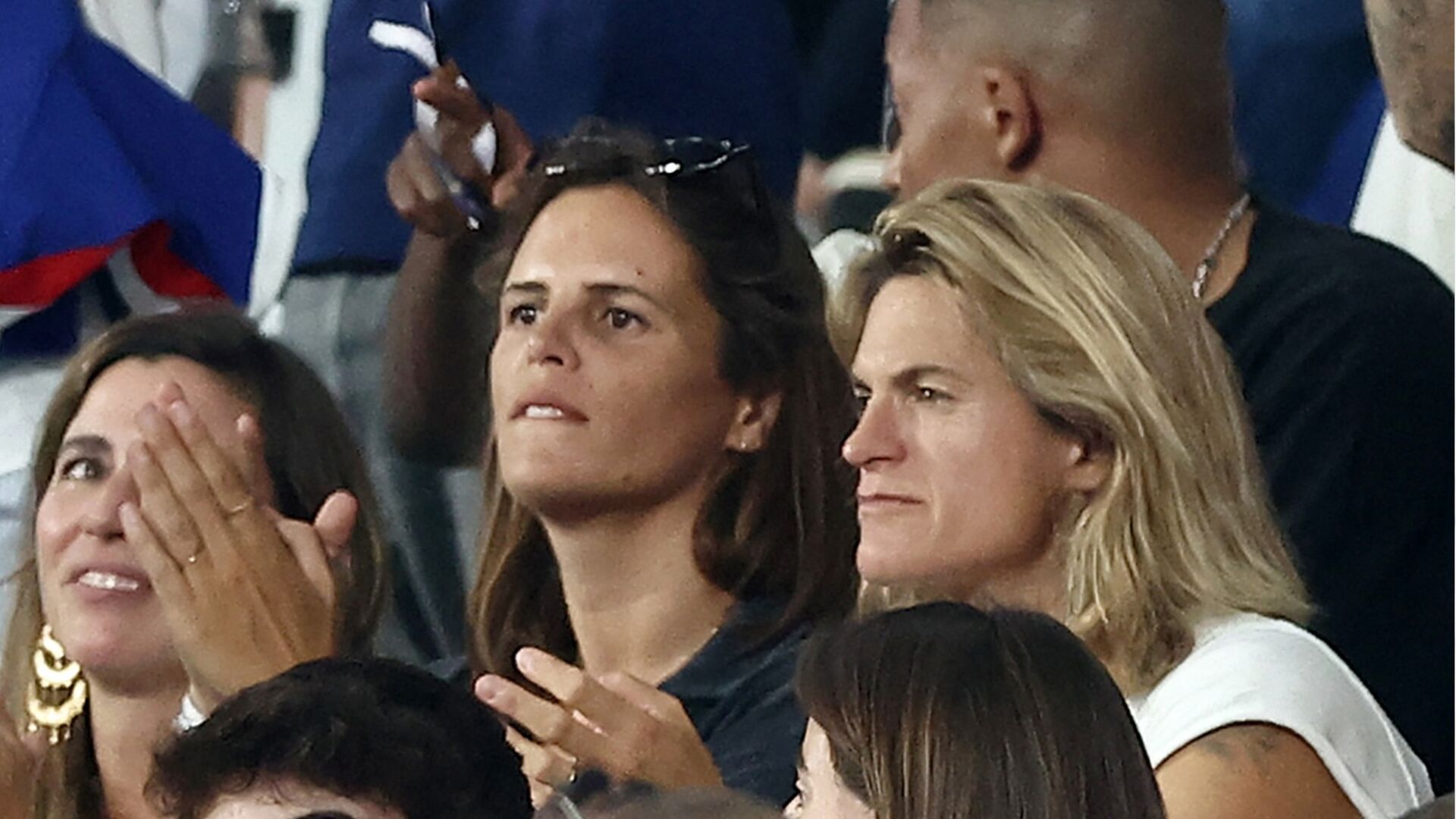 Coupe du monde de rugby :  Laure Manaudou et Amélie Mauresmo s'amusent d'une grosse confusion