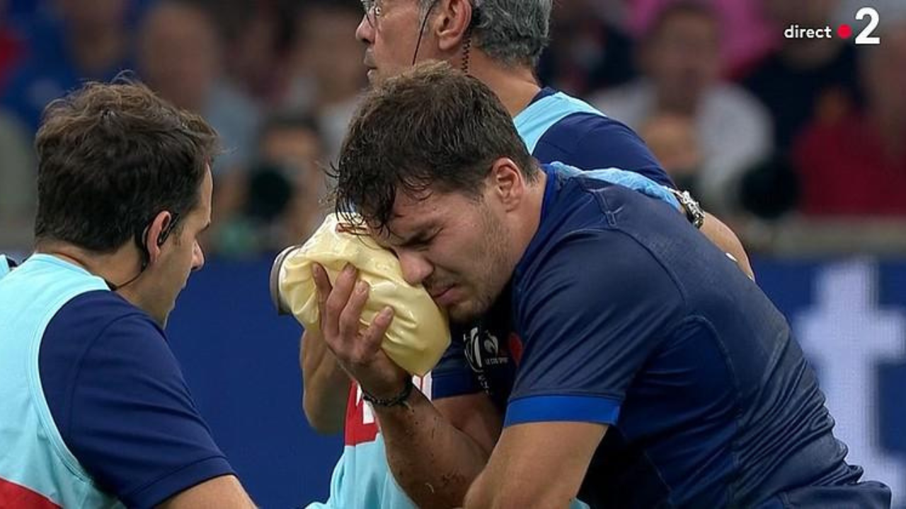 Coupe du monde de rugby 2023 : Antoine Dupont blessé au visage, Johan Deysel réagit