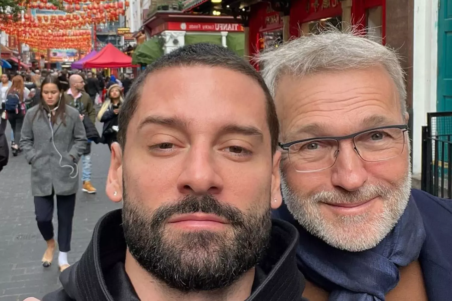 Laurent Ruquier et son compagnon Hugo Manos bientôt papas par GPA ? L’animateur répond sans filtre