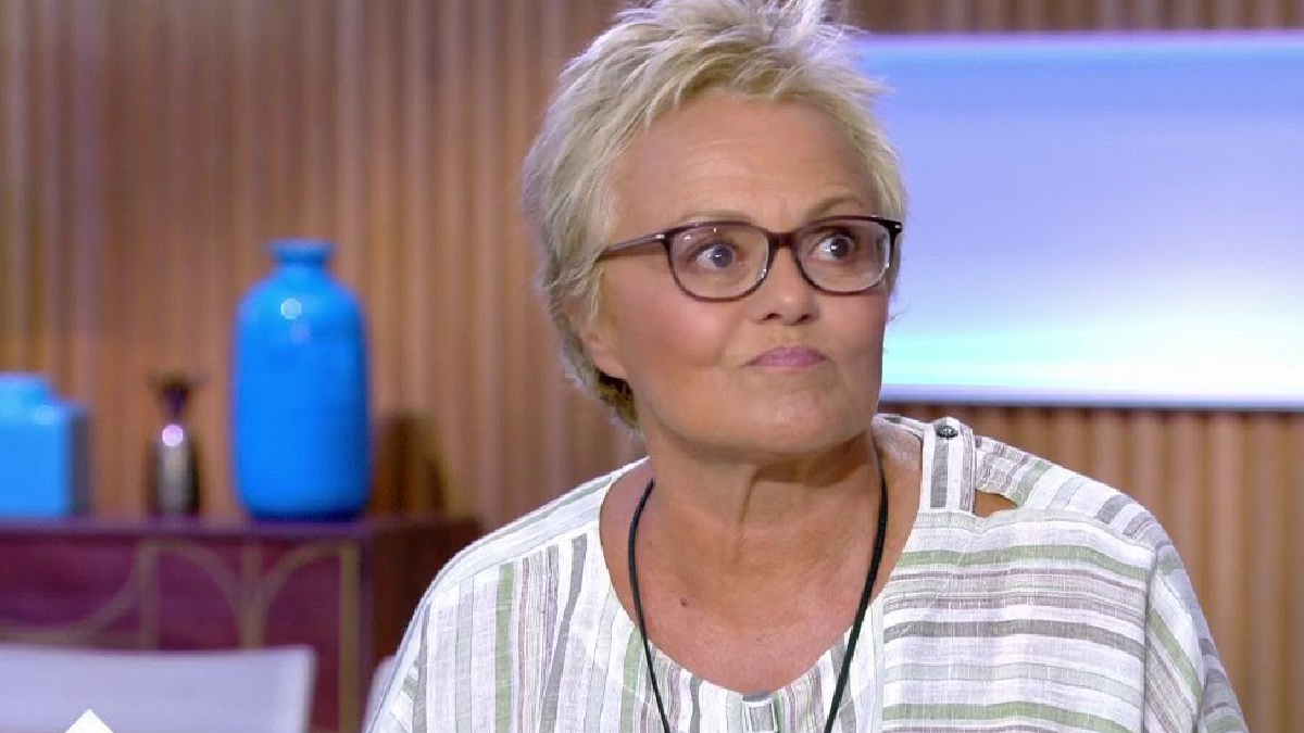 Muriel Robin revient sur sa fausse-couche à 19 ans : &quot;J’étais trop jeune&quot;