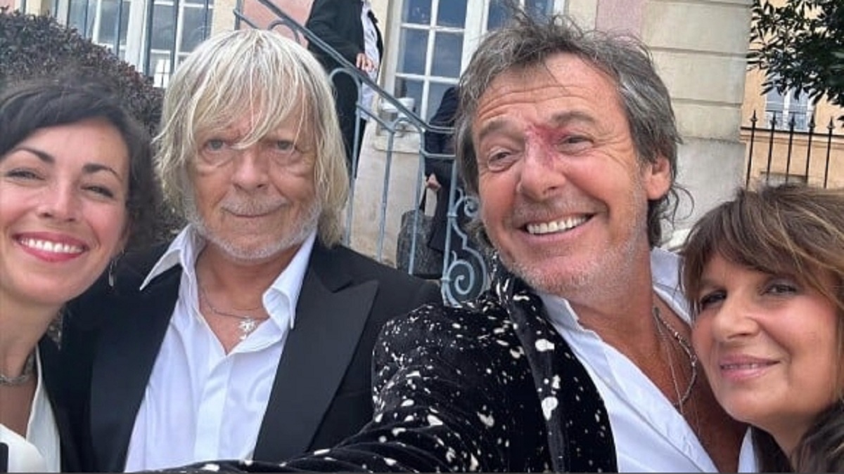 Renaud fait une rare apparition au mariage de son ami Hugues Aufray