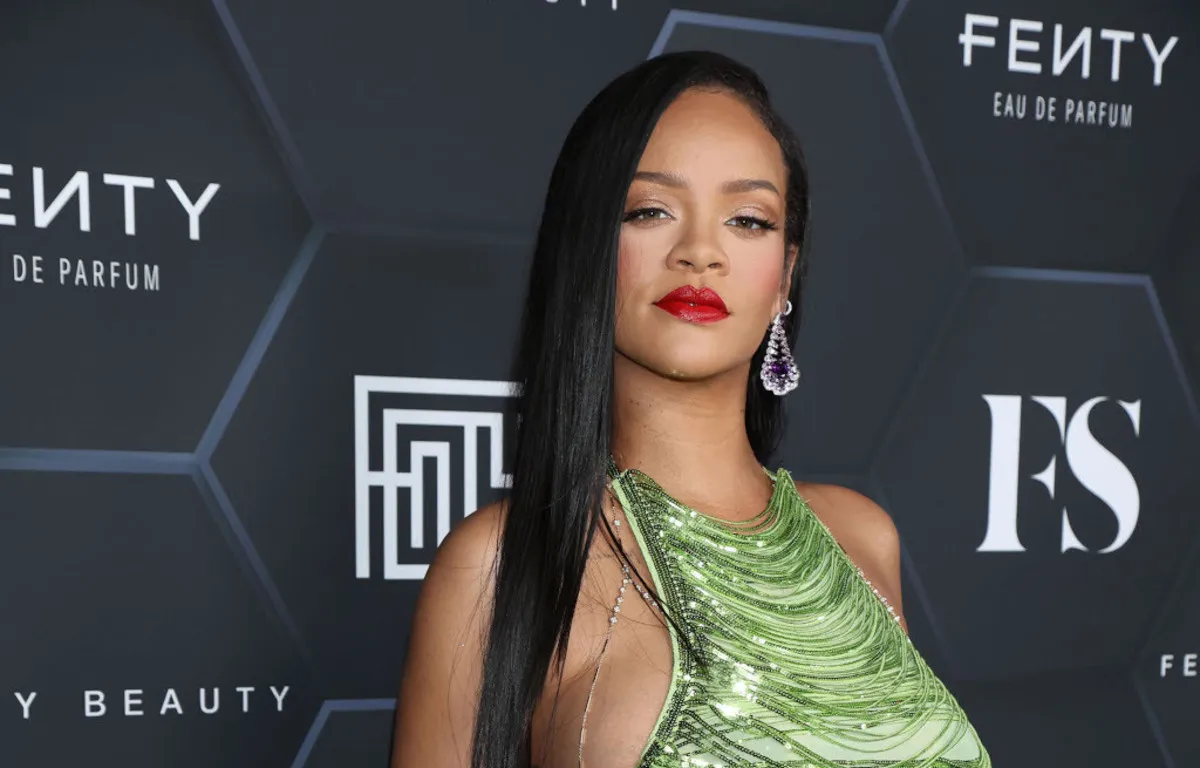 Rihanna maman pour la deuxième fois : elle dévoile le visage de son fils de façon originale !