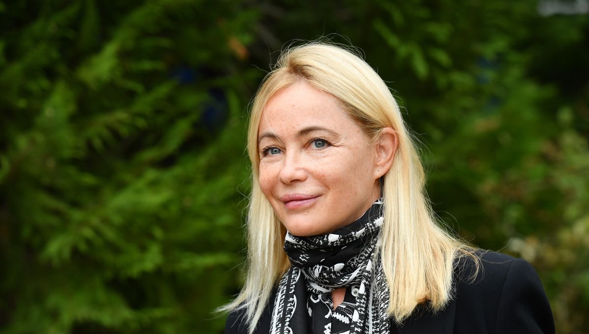 Emmanuelle Béart change de tête et ose une nouvelle coupe de cheveux, la Toile valide