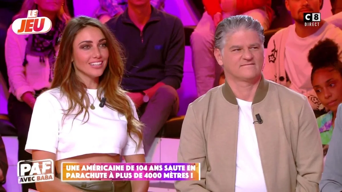 TPMP : Delphine Wespiser victime d’un accident vestimentaire… Elle en dévoile trop !