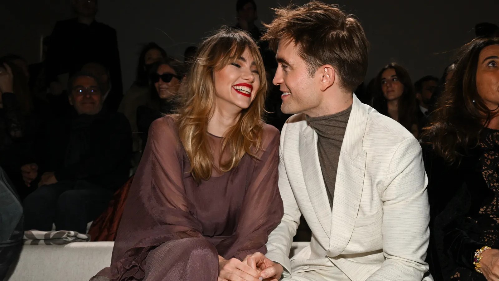 Robert Pattinson : Suki Waterhouse évoque leur emménagement ensemble - "cela semble fou"