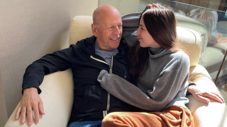 Bruce Willis apparaît plus fragile que jamais dans une vidéo publiée par sa fille Scout