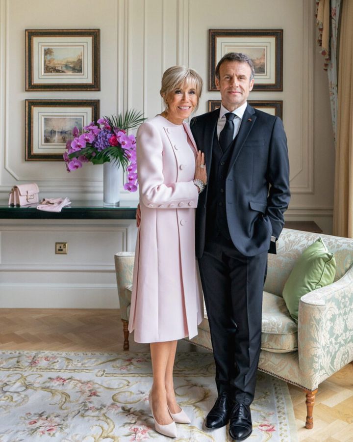 "Un garçon si jeune…" : Brigitte Macron se livre sur sa différence d’âge avec Emmanuel Macron