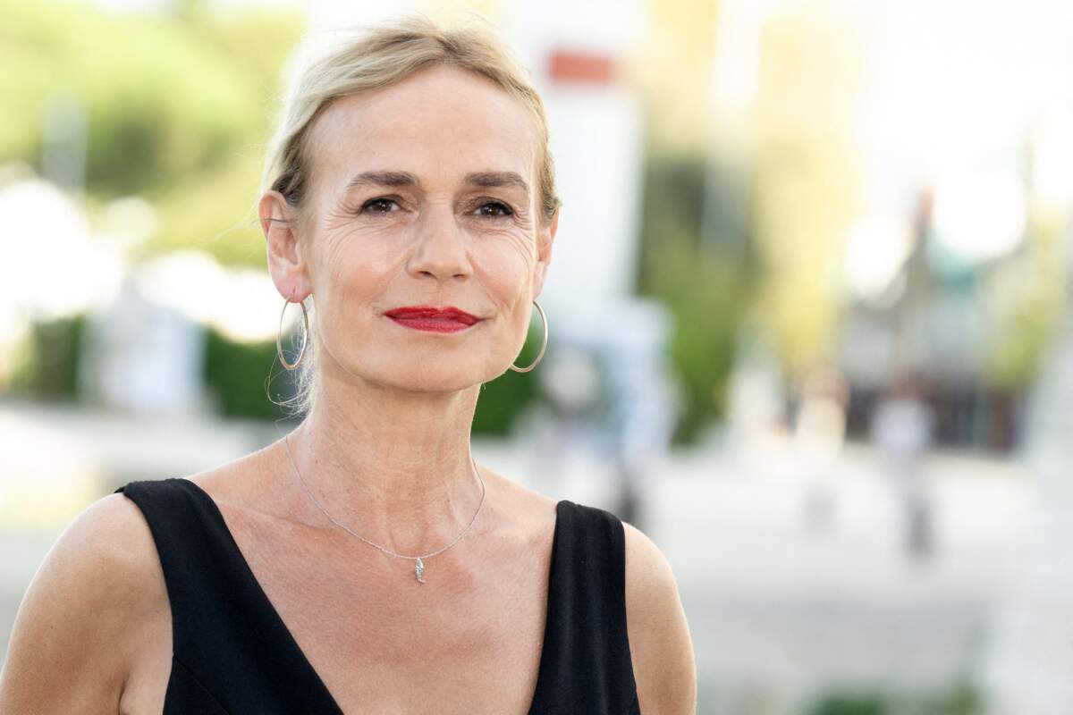 Sandrine Bonnaire porte plainte contre l’Ehpad où sa mère est décédée