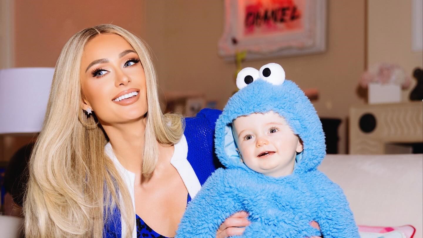 Paris Hilton blessée par les commentaires malveillants sur la taille de la tête de son fils