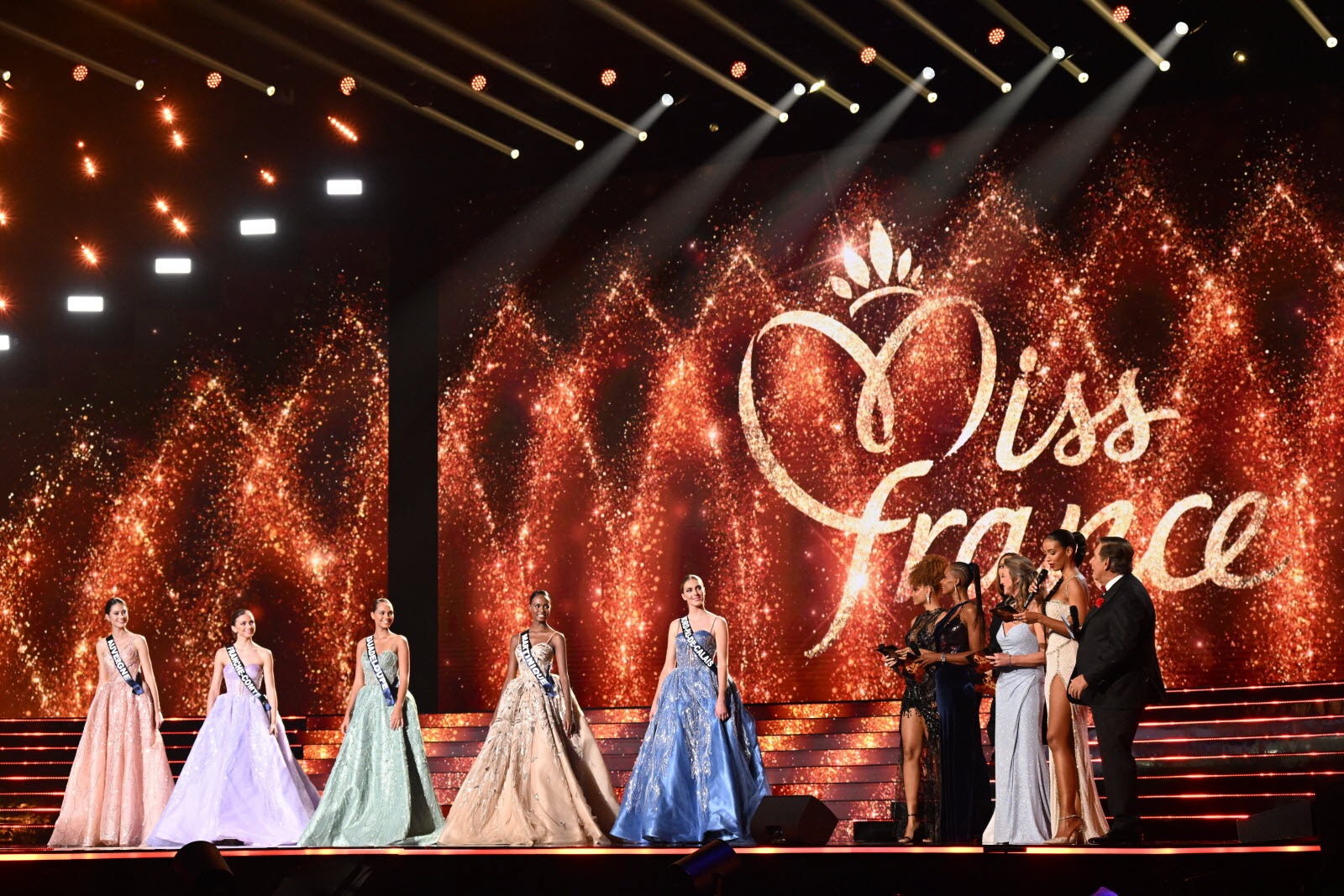 Miss France 2024 : découvrez combien gagnent les prétendantes au titre !