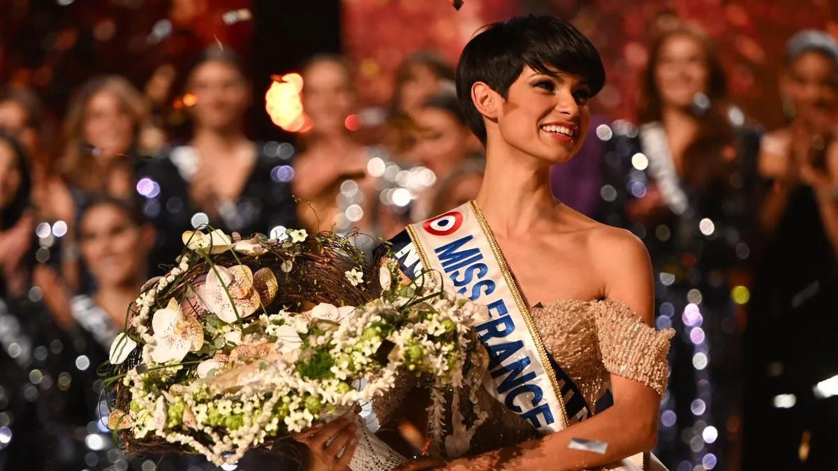 Miss France 2024 : Ève Gilles, favorite du jury mais pas du public