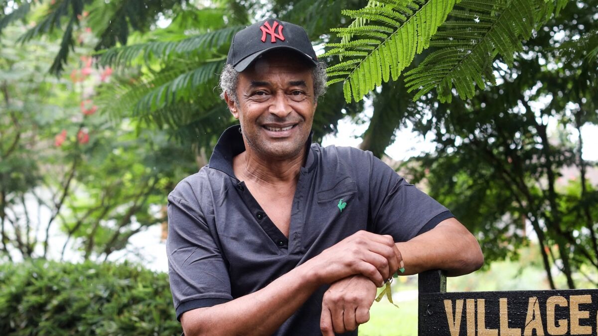 Yannick Noah en couple avec une ravissante brune, les internautes valident !