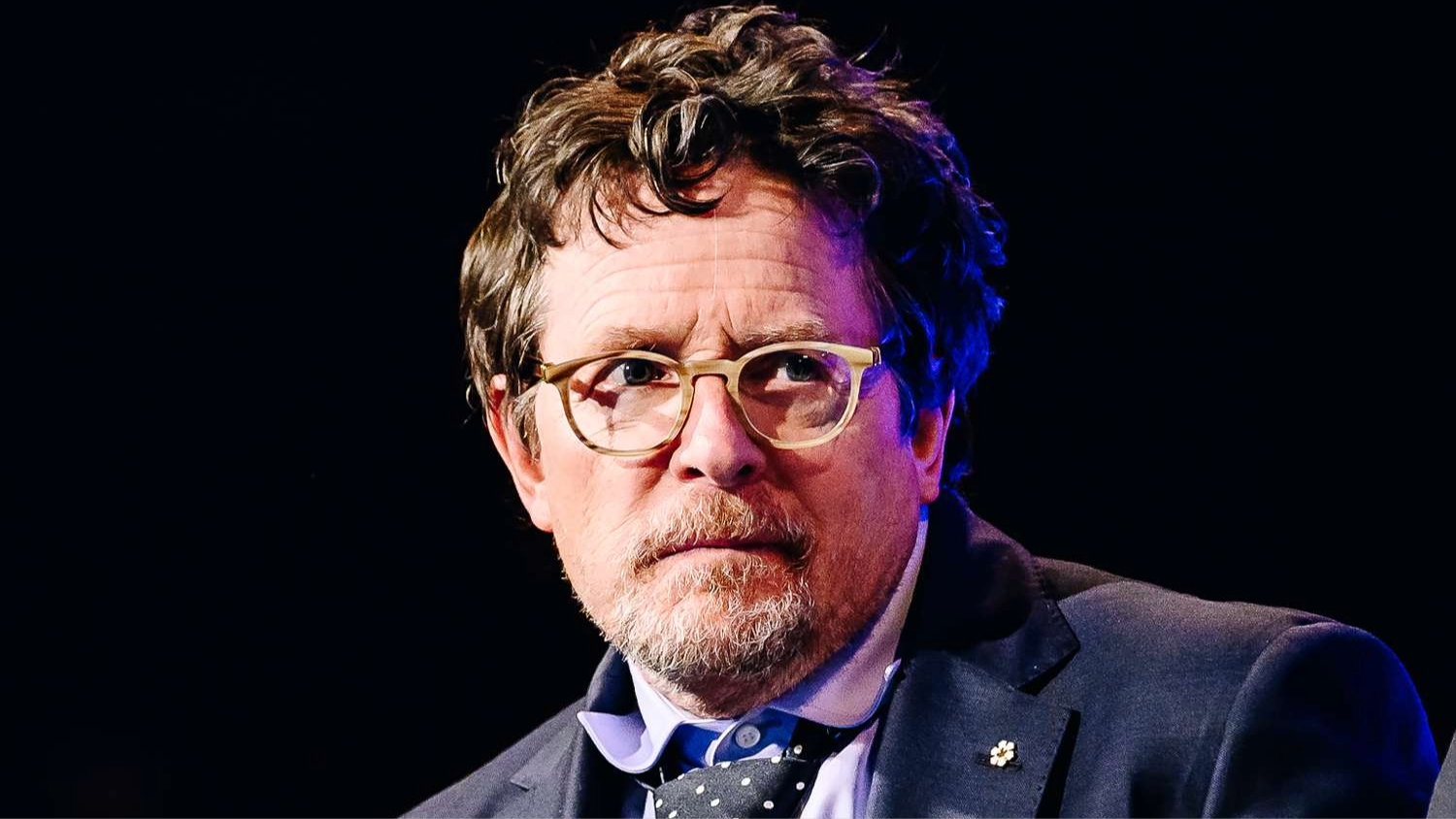 Michael J. Fox en fauteuil roulant : le comédien ovationné aux BAFTA 2024