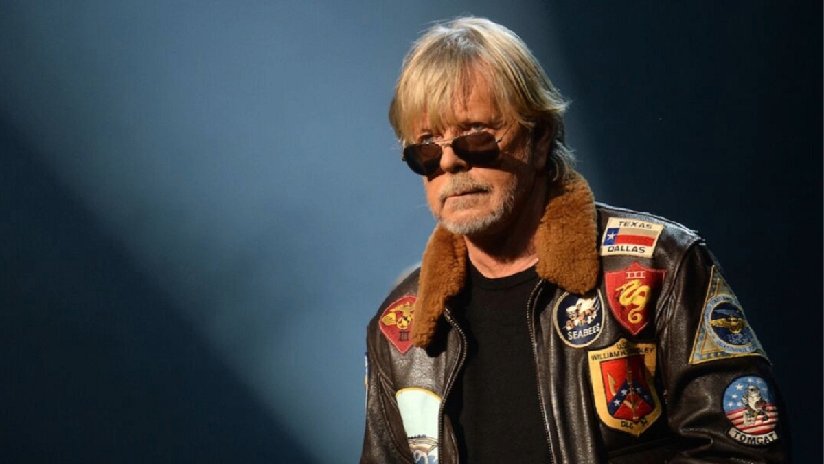 Renaud très affaibli sur scène : les internautes en colère... &quot;Foutons-lui la paix&quot;