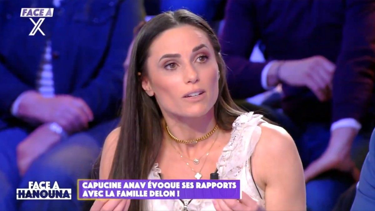 Capucine Anav réagit à l’affaire Alain Delon : &quot;Il veut rester dans sa maison à Douchy&quot;