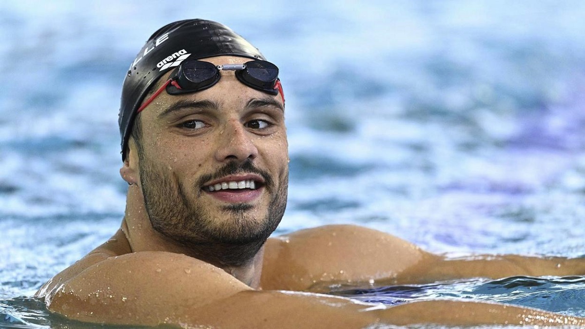 Florent Manaudou officialise sa rupture avec Pernille Blume en s’affichant avec une autre femme