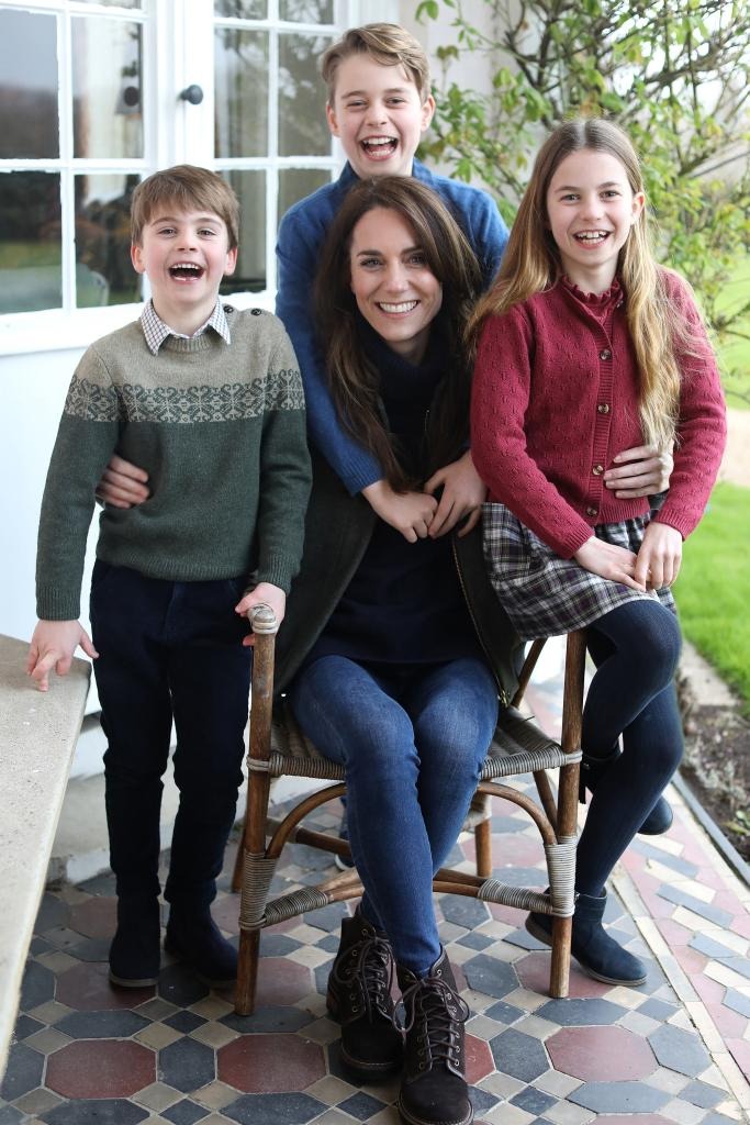 Photo retouchée de Kate Middleton : "Ce n'est pas une erreur que Meghan Markle ferait"
