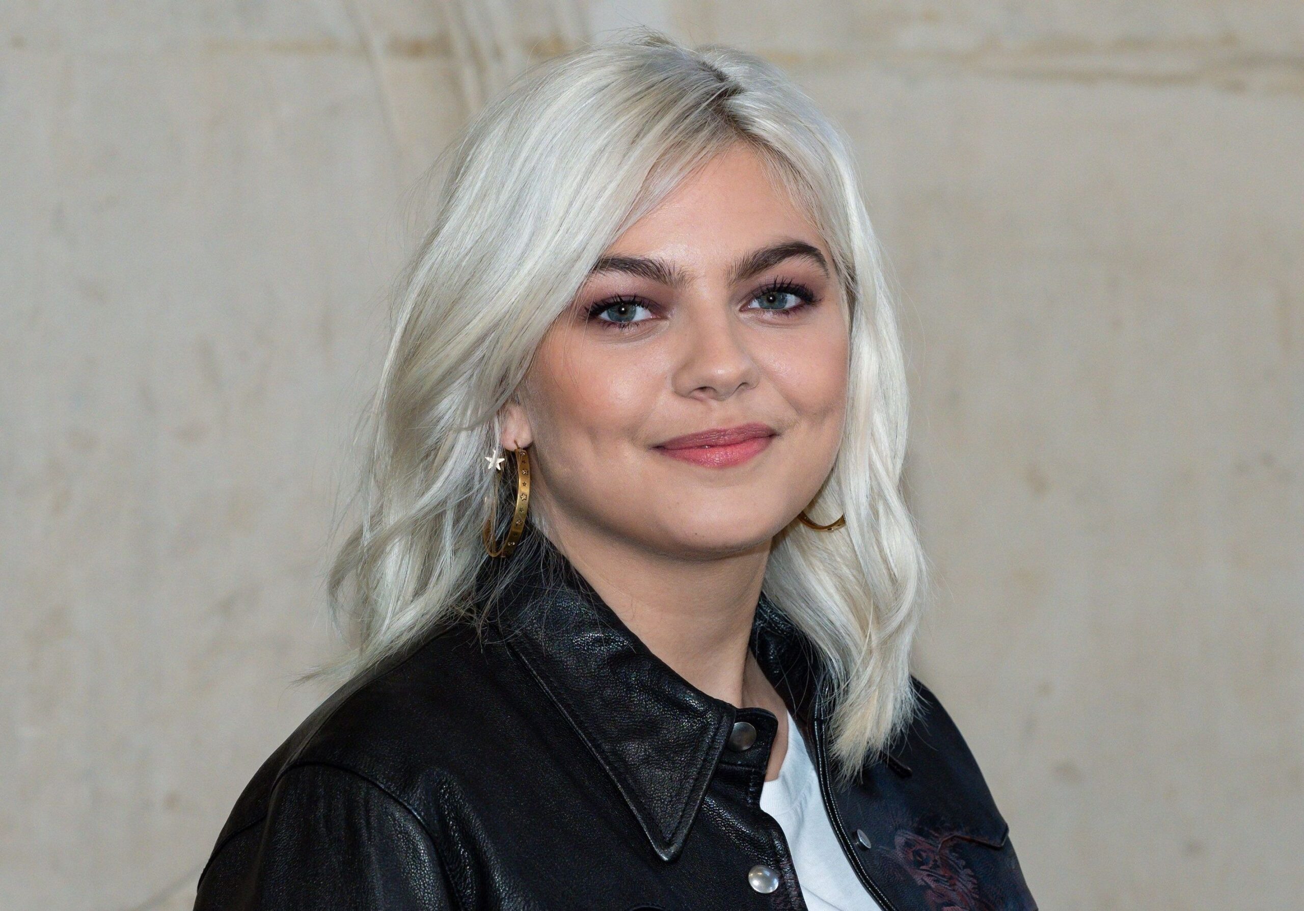 Louane fait de touchantes confidences sur sa sœur Louise : &quot;Elle m'a protégée et sauvée&quot;