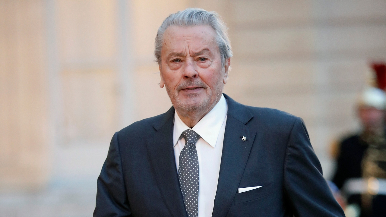 Affaire Alain Delon : Anouchka Delon dépose plainte contre ses frères Anthony et Alain-Fabien