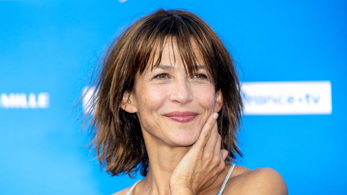 Sophie Marceau affiche son soutien à Emmanuel Macron et s'attire les foudres des internautes