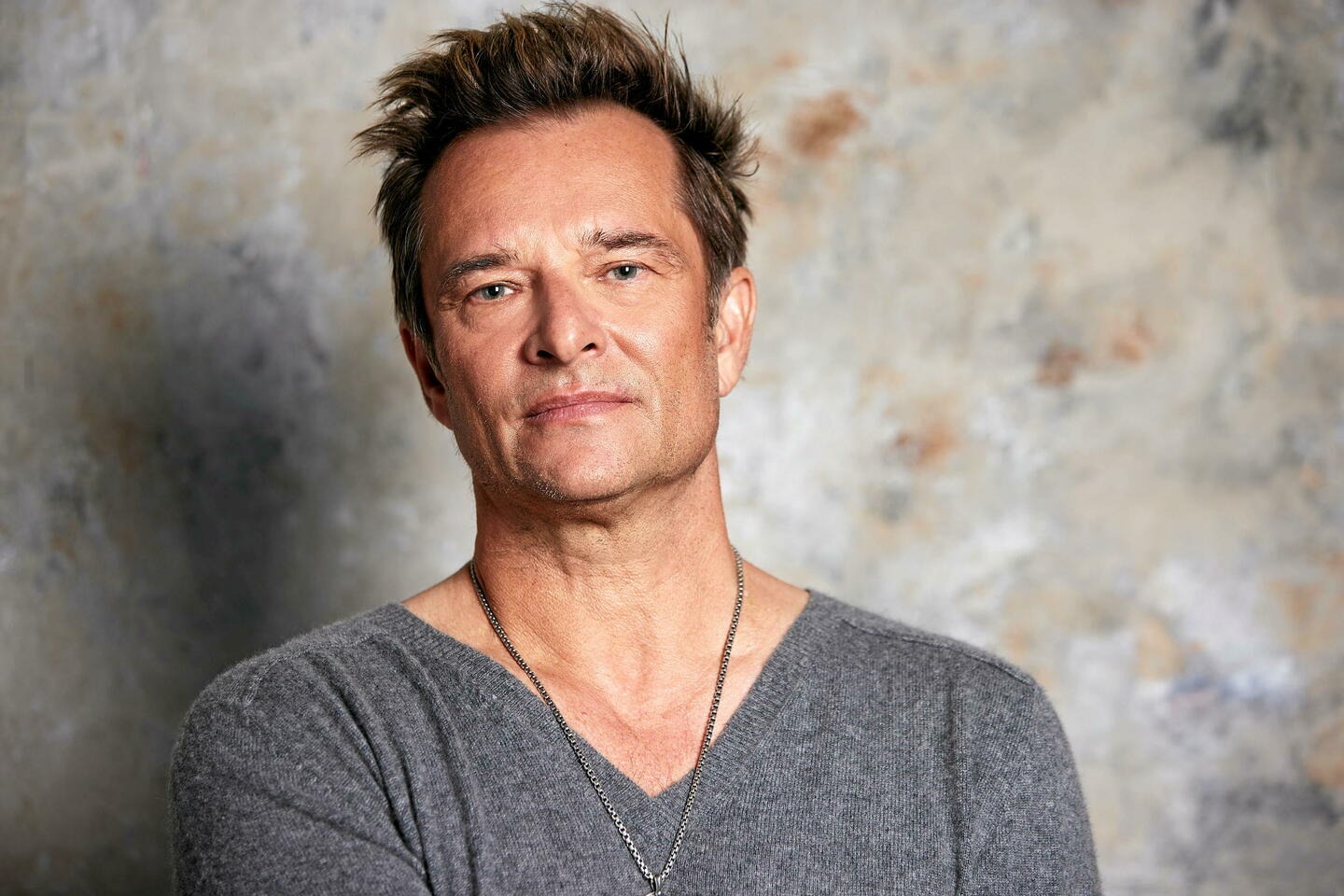 David Hallyday : une fan se fait arnaquer à hauteur de 40 000 euros pensant se marier avec lui