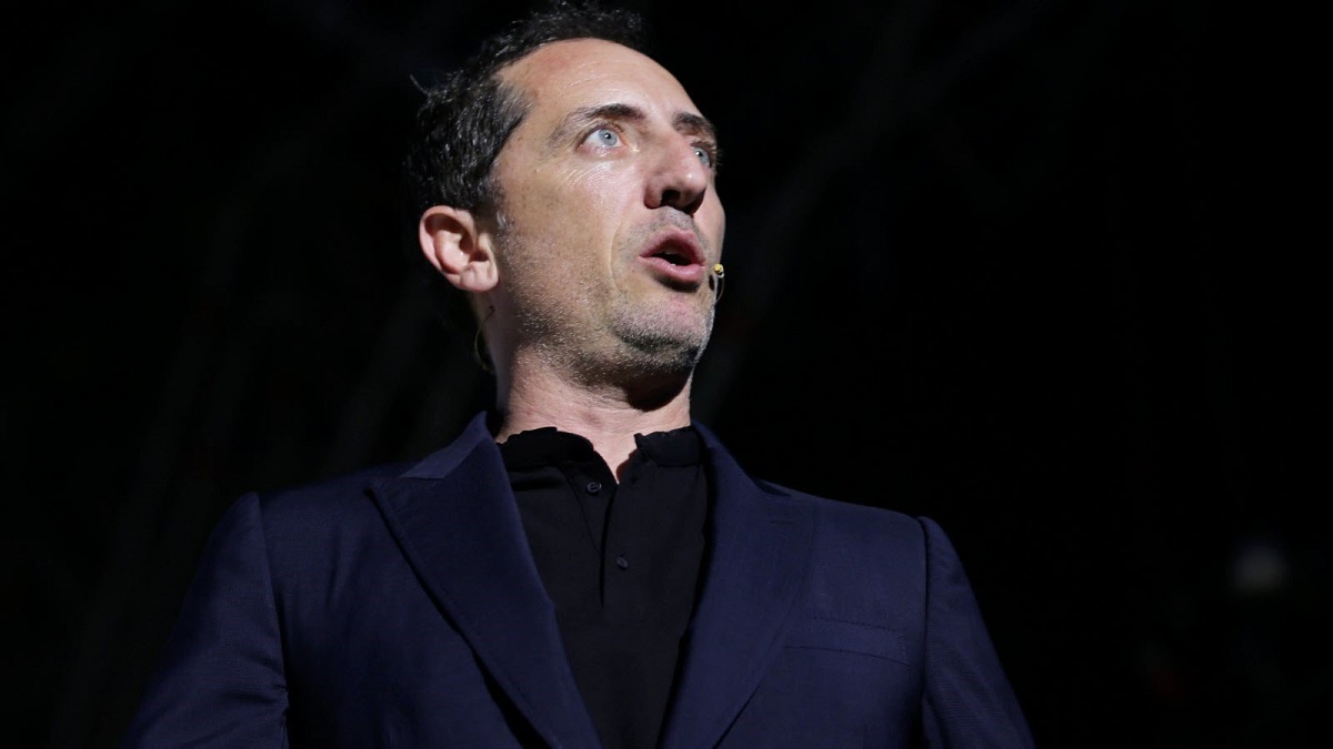 Gad Elmaleh : accusé de plagiat, il assume avoir pris "des vannes à des Américains"