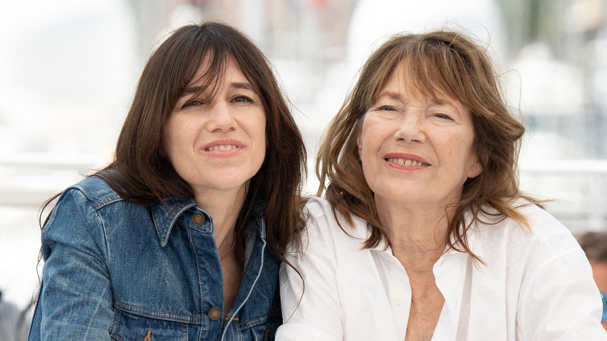 Charlotte Gainsbourg se confie sur son deuil difficile, neuf mois après la mort de sa mère