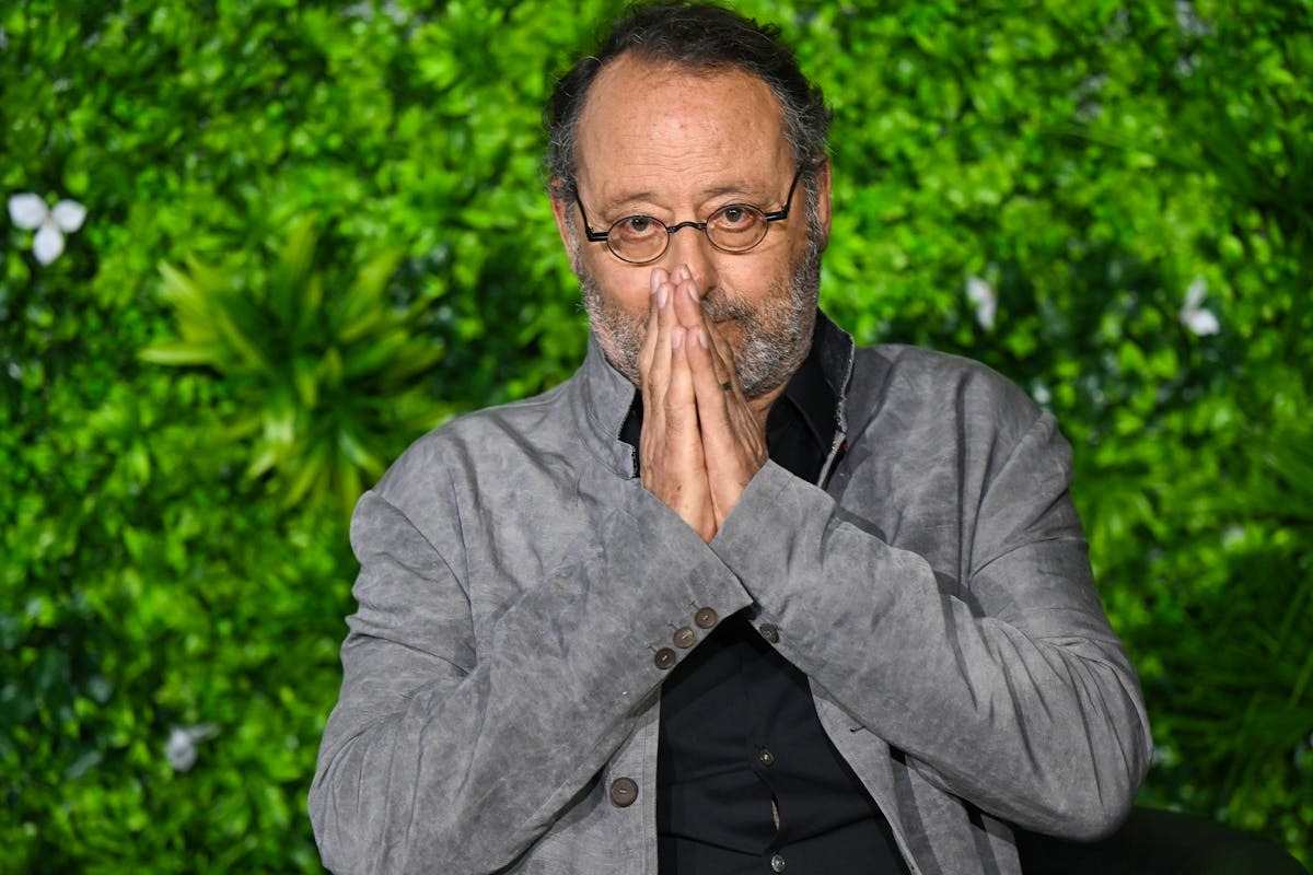 Jean Reno ému aux larmes en évoquant son père décédé dans C à vous : &quot;Il aurait adoré&quot;