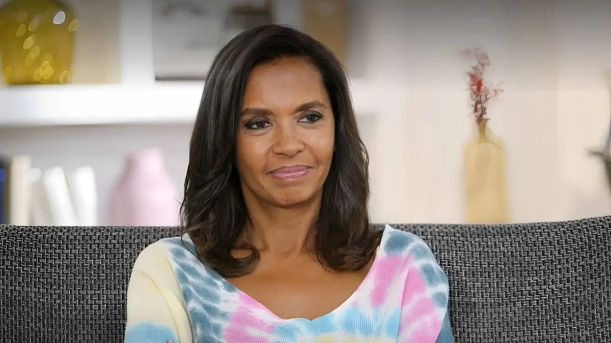 Karine Le Marchand : une célèbre chanteuse "fâchée" avec l’animatrice... "Ce n’est pas bien"