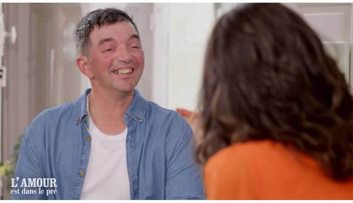 L’amour est dans le pré : Karine Le Marchand prend une décision rare pour le bien d’un candidat