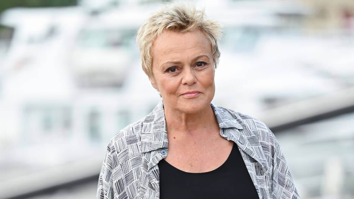 Muriel Robin bouleversante : elle raconte son long combat contre l’alcoolisme, &quot;Boire était normal&quot;