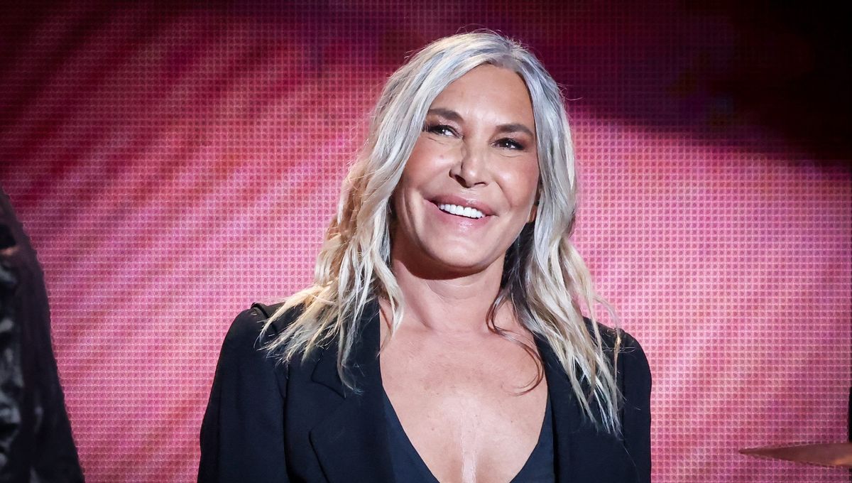 Zazie réagit aux critiques sur ses cheveux blancs : &quot;Ce qui choque les gens...&quot;