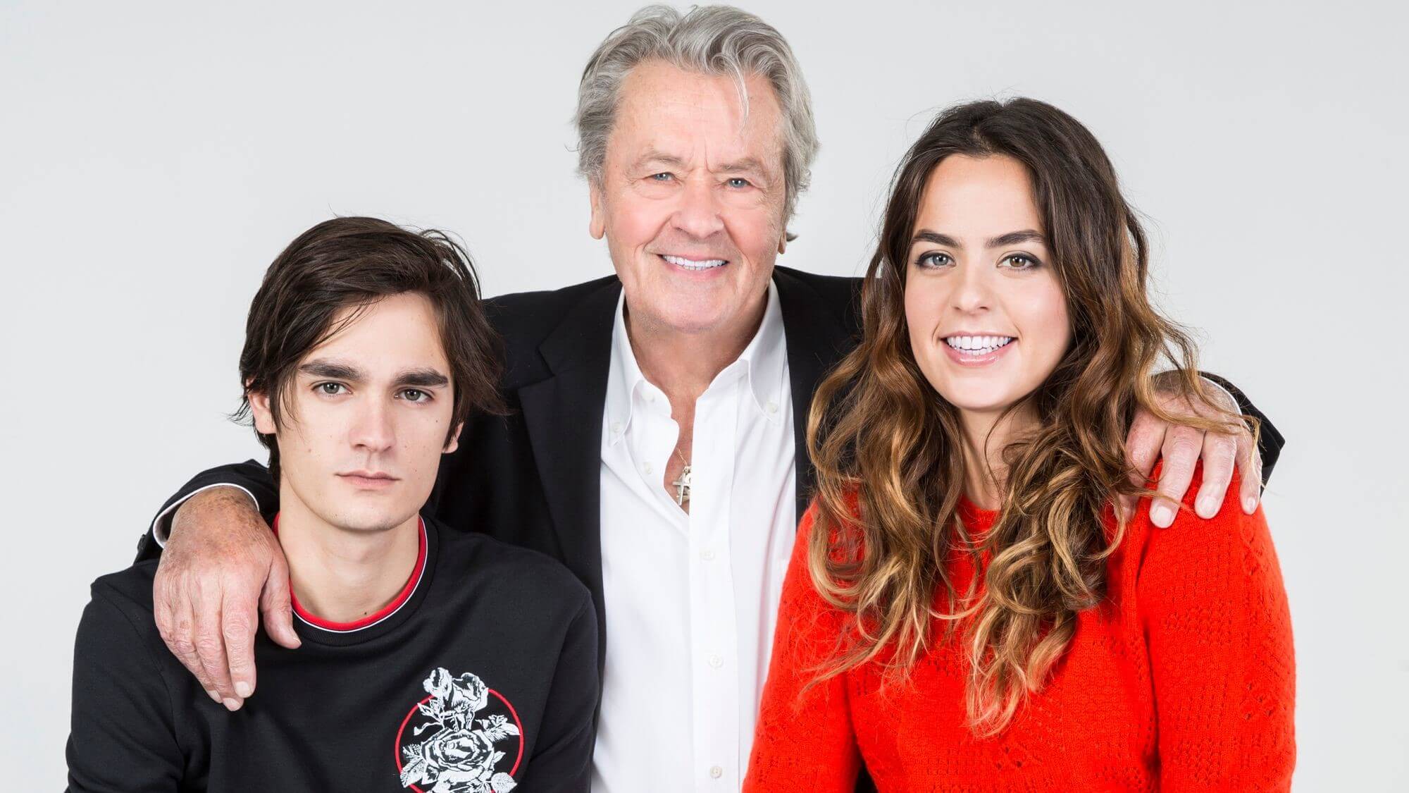 Alain Delon : pourquoi son plus jeune fils a piqué une colère en voyant sa sœur dans le JT ?