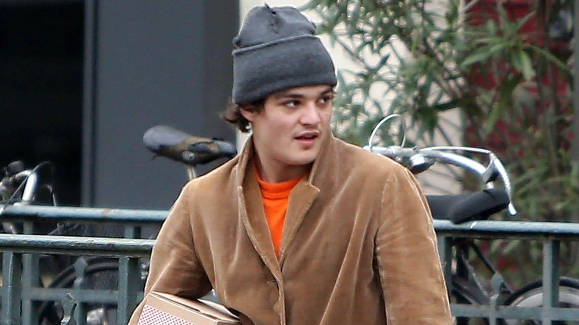 Jack Depp, serveur à Paris : le fils de Vanessa Paradis et Johnny Depp mène une vie discrète