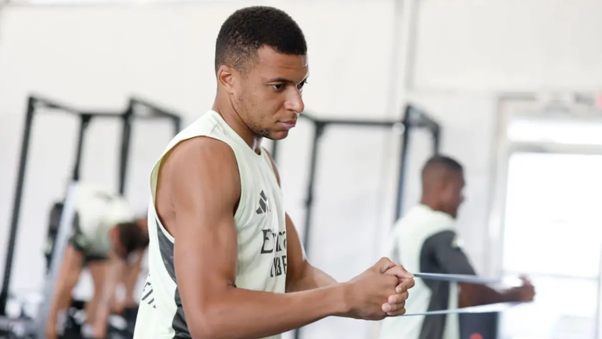Kylian Mbappé affaibli suite à une gastro-entérite aiguë : la photo qui fait parler les internautes