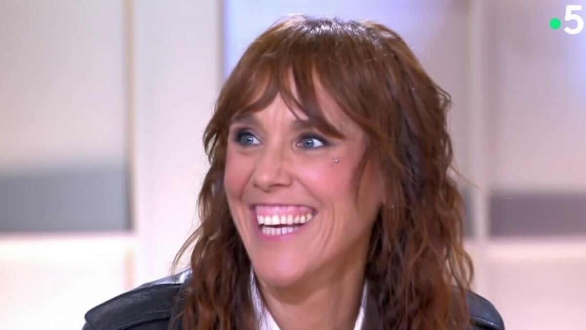 Zaz revient sur les moments compliqués de son parcours : &quot;C'est vrai que c'était violent&quot;