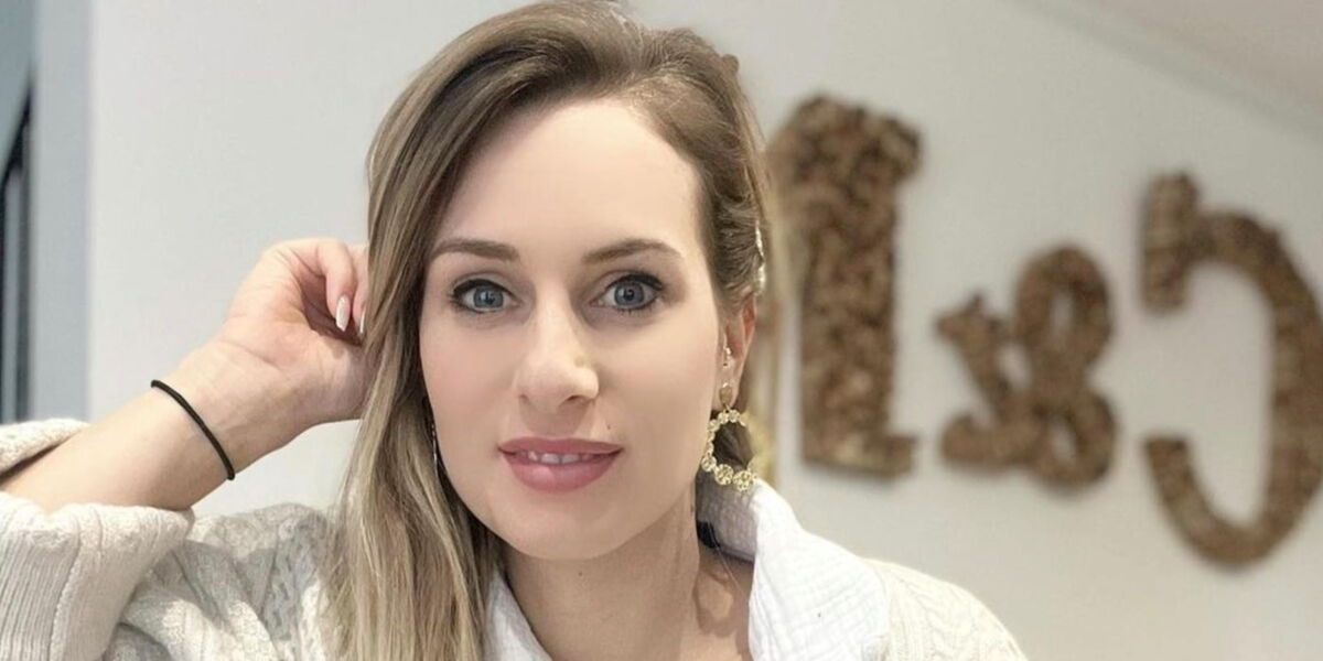 Camille Santoro : pourquoi la mère de famille conserve le nom de son ex-mari sur les réseaux sociaux