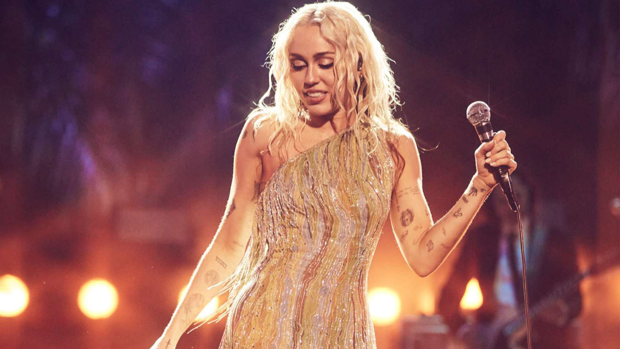 Miley Cyrus tacle son ex-mari Liam Hemsworth d’une drôle de manière grâce à l’un de ses fans !