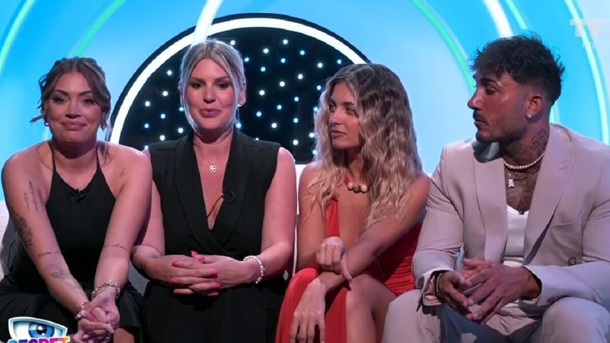 Secret Story : les privilèges que la Voix a attribués aux quatre anciens candidats