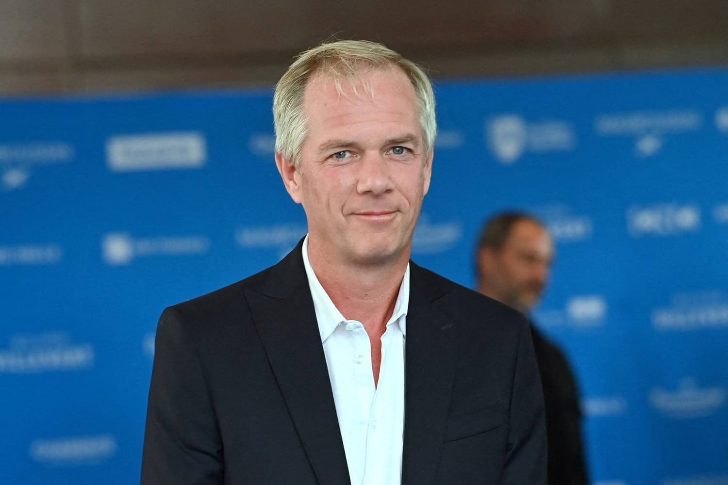 Julien Arnaud claque la porte de France Télévisions et rejoint une célèbre chaîne