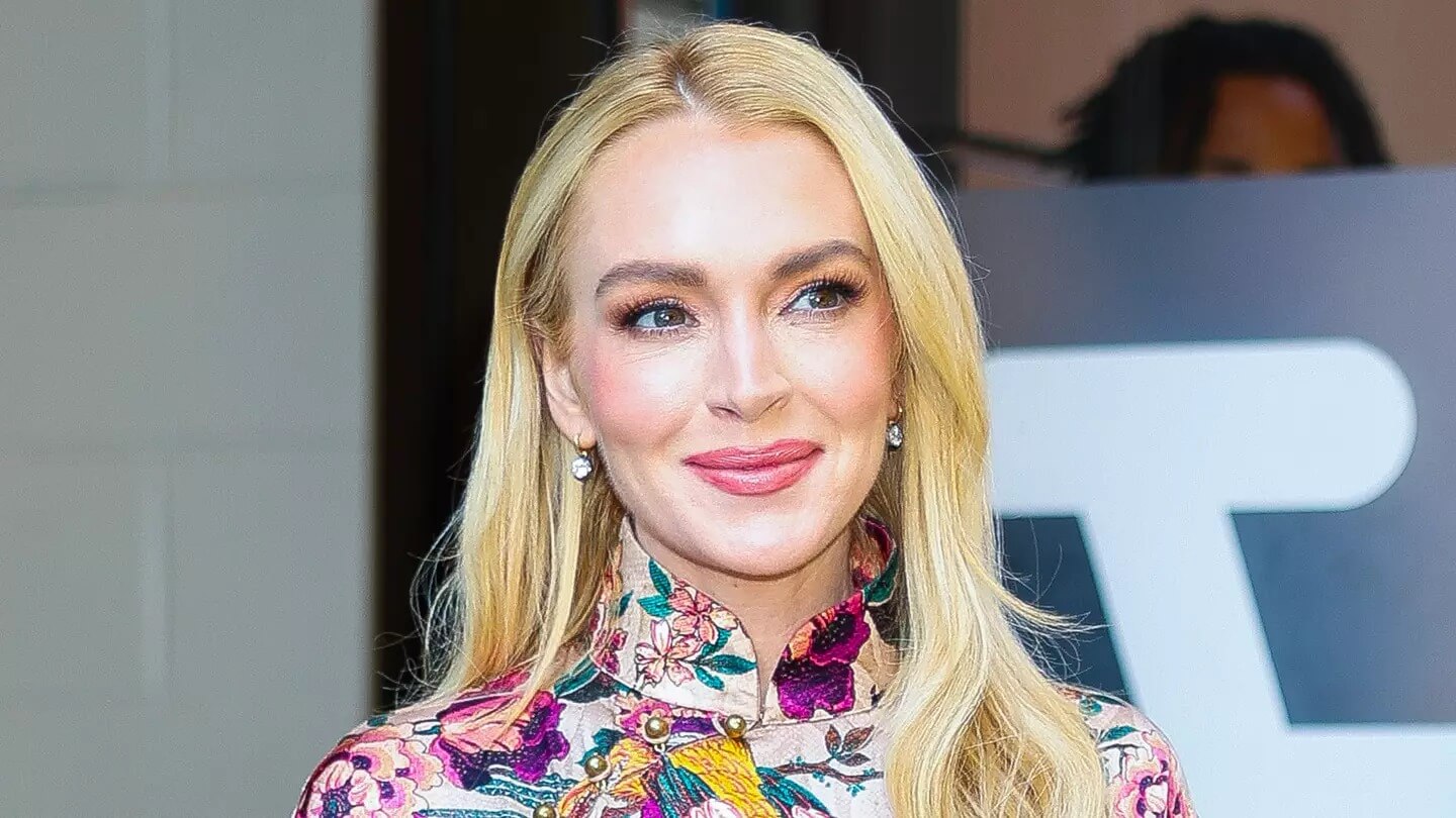 Lindsay Lohan évoque sa vie &quot;normale&quot; à Dubaï et choque une célèbre animatrice !