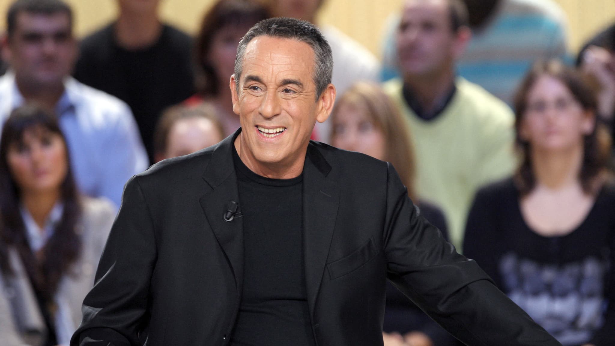 Mort de Thierry Ardisson : cette &quot;peur&quot; qui lui aurait fait s’habiller en noir depuis ses débuts