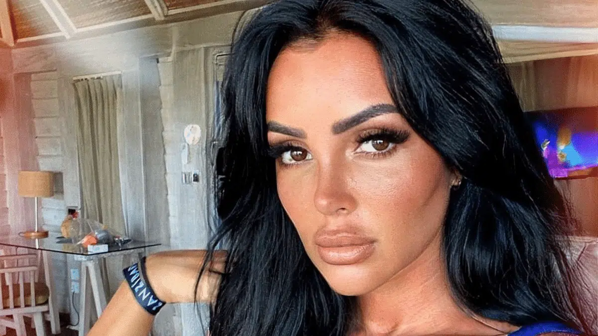 Fidji Ruiz victime d'un accident de voiture avec son mari Anas : ces stories qui ne passent pas