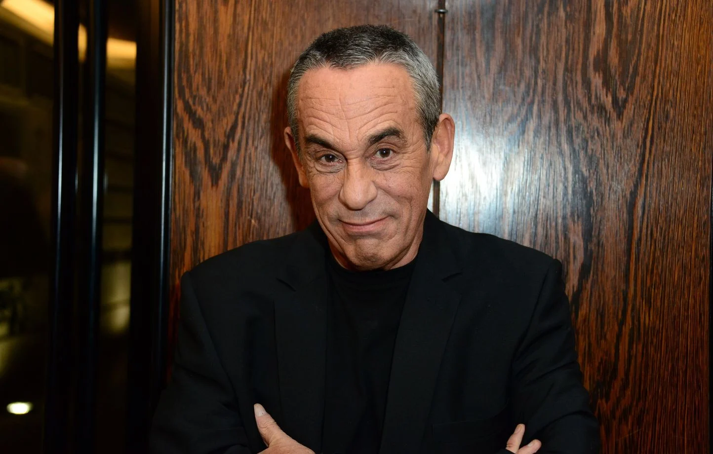 Thierry Ardisson : l'homme en noir inhumé en toute discrétion dans un village du Vaucluse